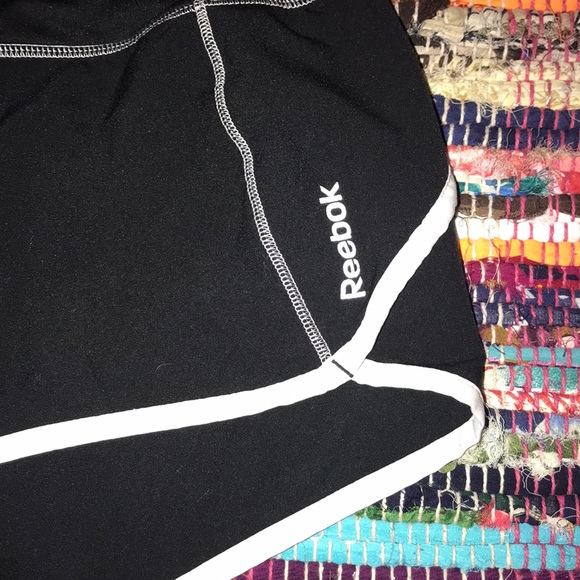 Shorts - Picture 3 of 4